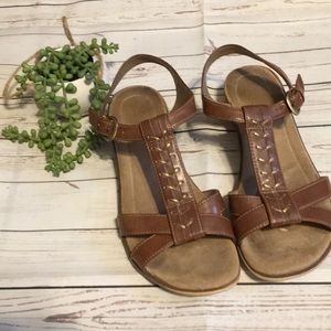 NATURALIZER | Jiffy Ankle Strap Sandals